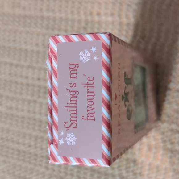 I ๐ Revolution Elf Lip balm & lip scrub New - Picture 4 of 5